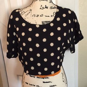 - Vintage boho flowy platinum by Dorothy crop top size S